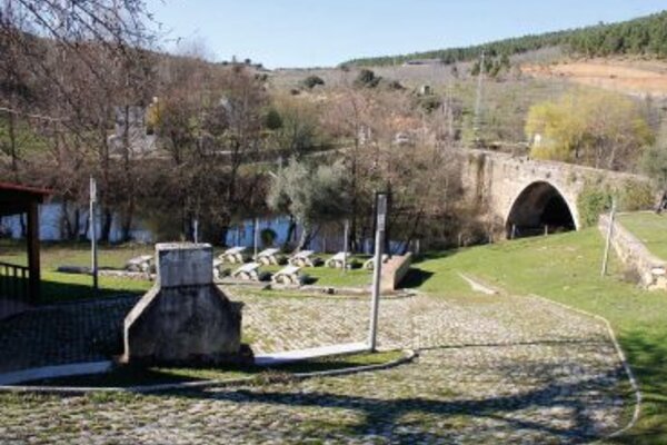 pontes_sobre_o_rio_angueir_370x255