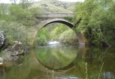 Ponte sobre o rio Maças Carção/Vimioso